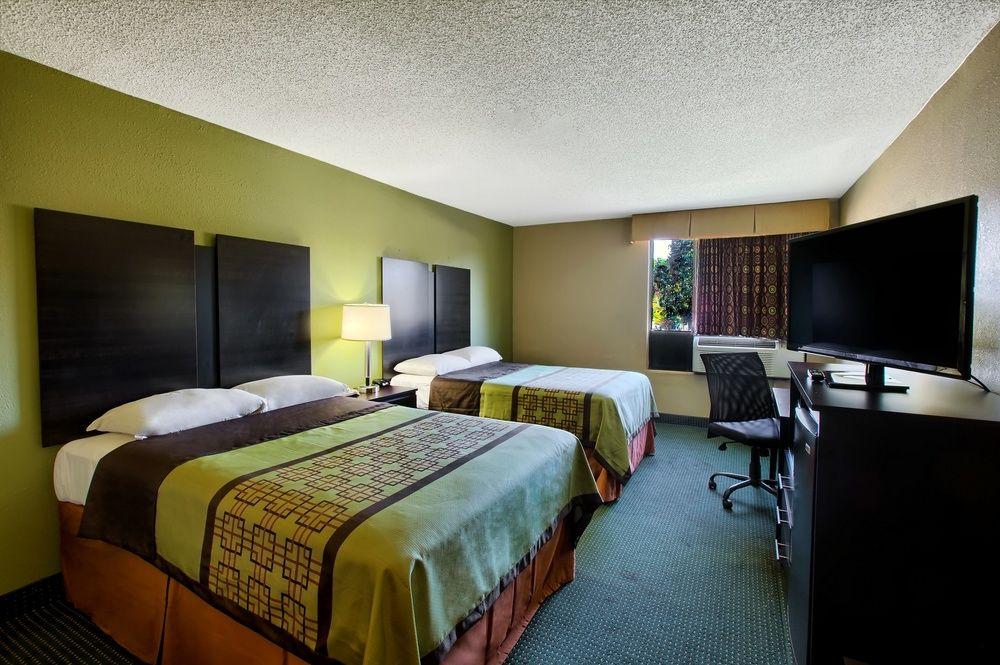 Super 8 By Wyndham Raleigh North East Hotel Ngoại thất bức ảnh