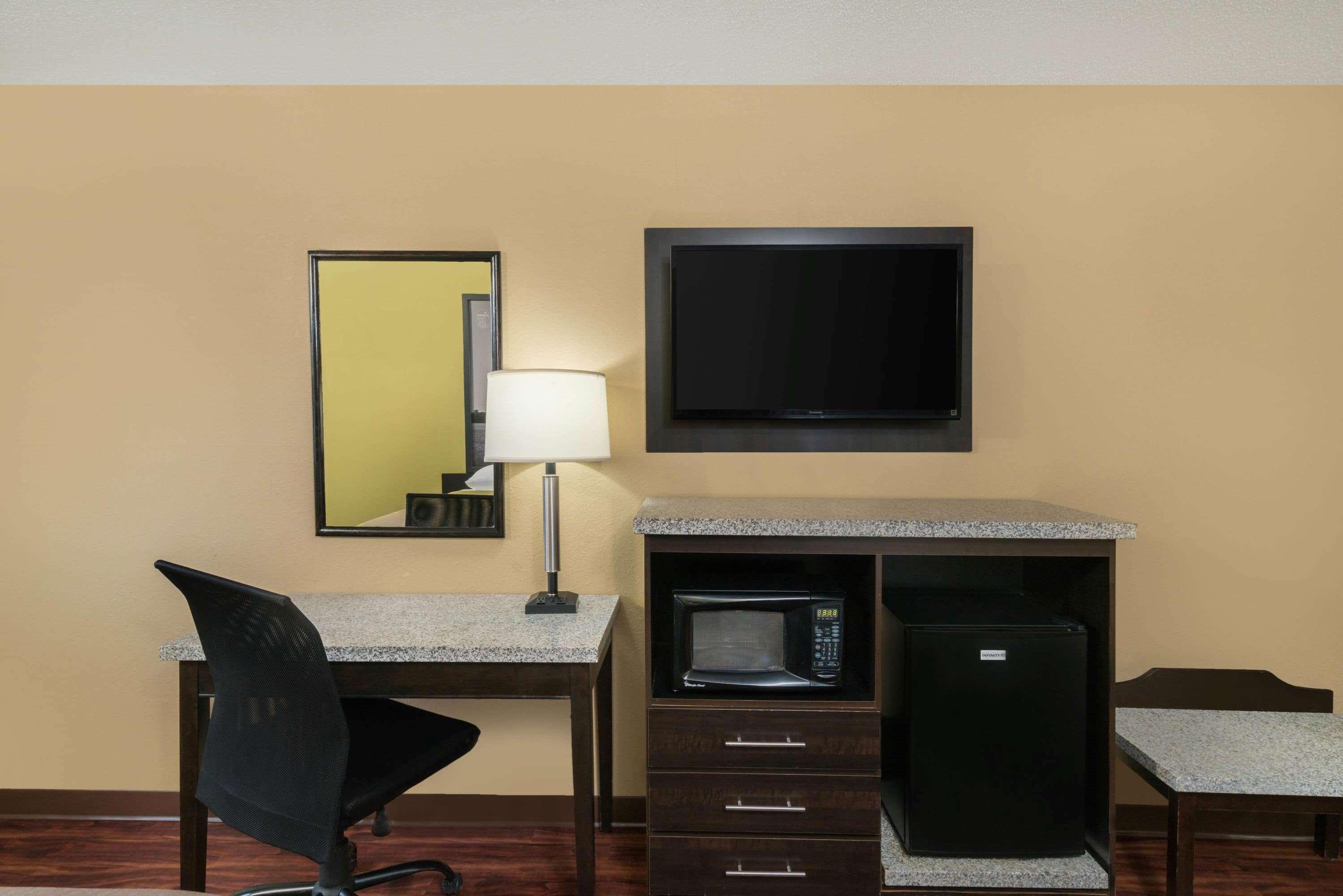 Super 8 By Wyndham Raleigh North East Hotel Ngoại thất bức ảnh