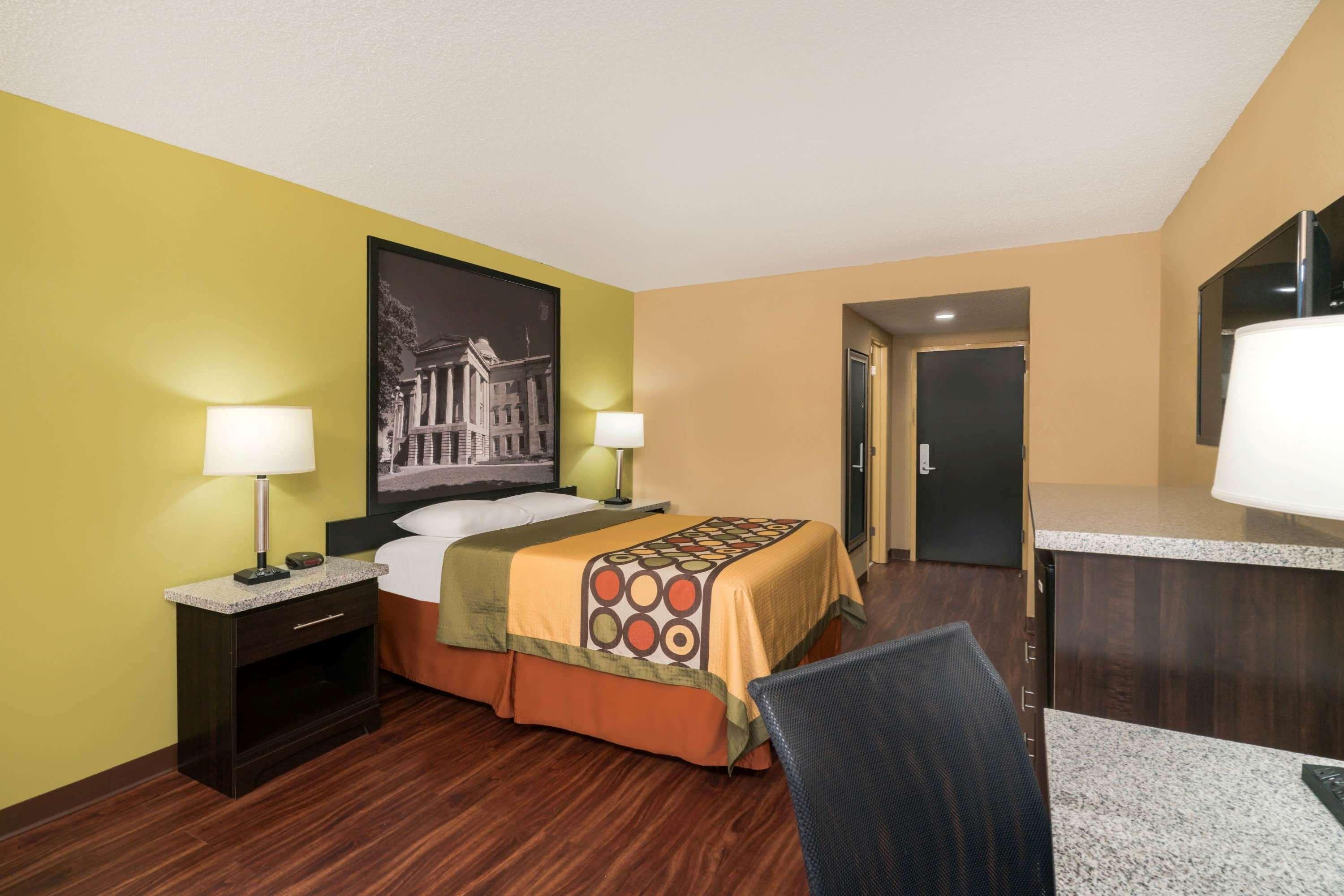 Super 8 By Wyndham Raleigh North East Hotel Ngoại thất bức ảnh