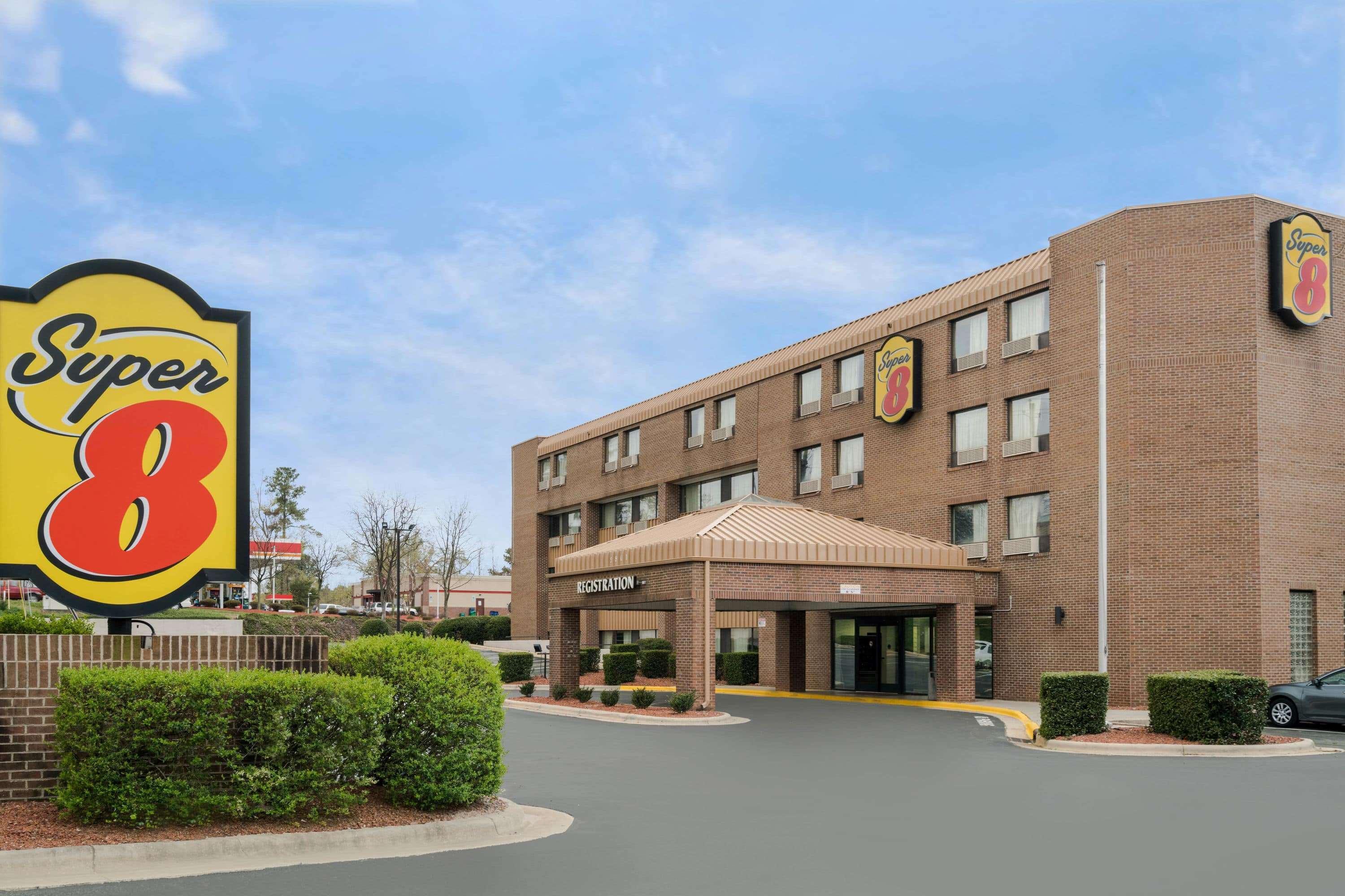 Super 8 By Wyndham Raleigh North East Hotel Ngoại thất bức ảnh